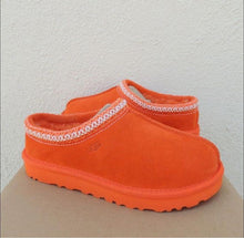 Load image into Gallery viewer, Ugg Slippers
